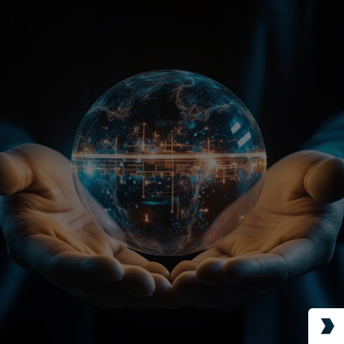 一個人捧著一顆地球儀